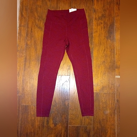 NWT Two piece athletic set - Picture 5 of 9